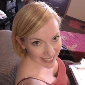 Meet your Posher, Deborah